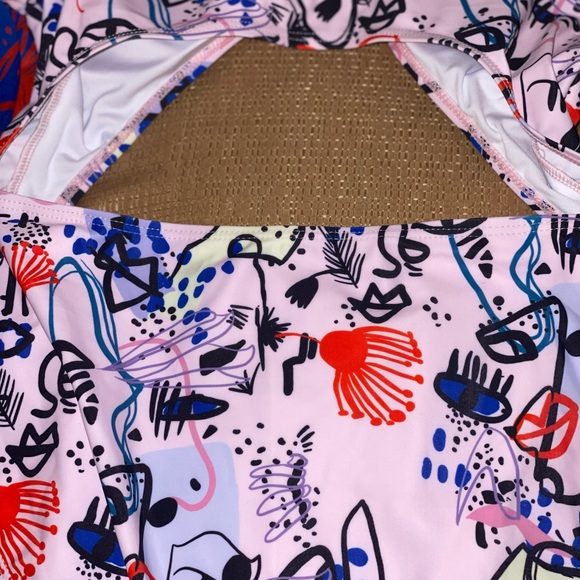 New Monokini Swimsuit with accent sleeves - Picture 6 of 13